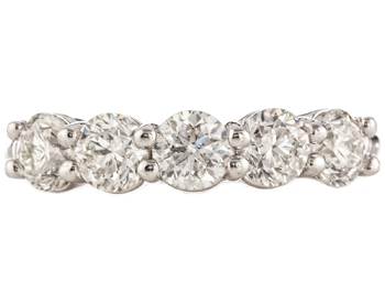 14K WHITE GOLD SHARED PRONG AND ROUND DIAMOND BAND