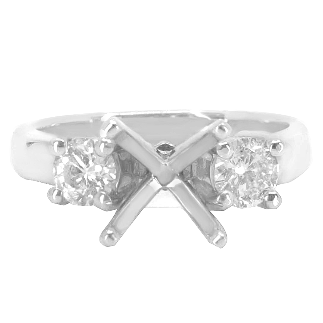 14K WHITE GOLD 3STONE DIAMOND ENGAGEMENT RING