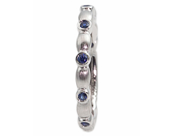 14K WHITE GOLD BEZEL SET ROUND SAPPHIRE STACK BAND 
